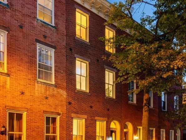 2046 Cherry Street, Philadelphia PA 19103