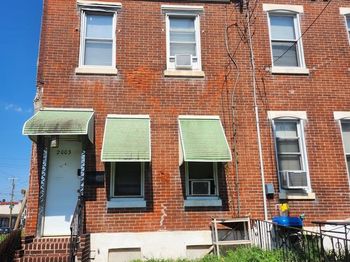 2003 E Madison Street