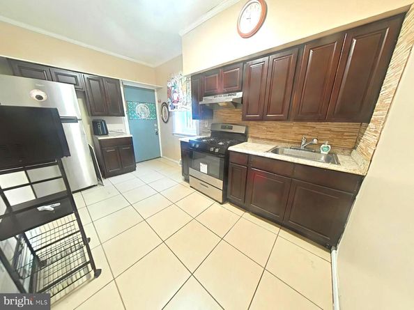 3813 Reno Street, Philadelphia PA 19104