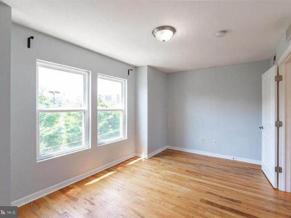 1133 W Colona Street, Philadelphia PA 19133
