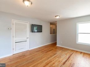 1133 W Colona Street, Philadelphia PA 19133