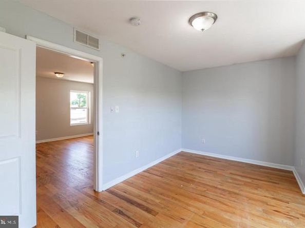 1133 W Colona Street, Philadelphia PA 19133