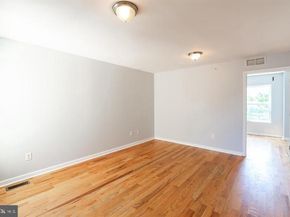 1133 W Colona Street, Philadelphia PA 19133