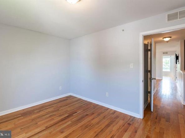 1133 W Colona Street, Philadelphia PA 19133