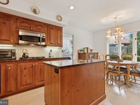 6 Steeplechase Lane, Blue Bell PA 19422