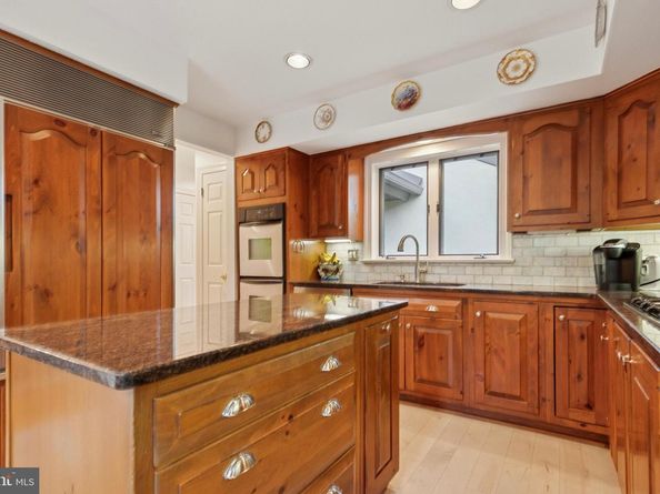 6 Steeplechase Lane, Blue Bell PA 19422