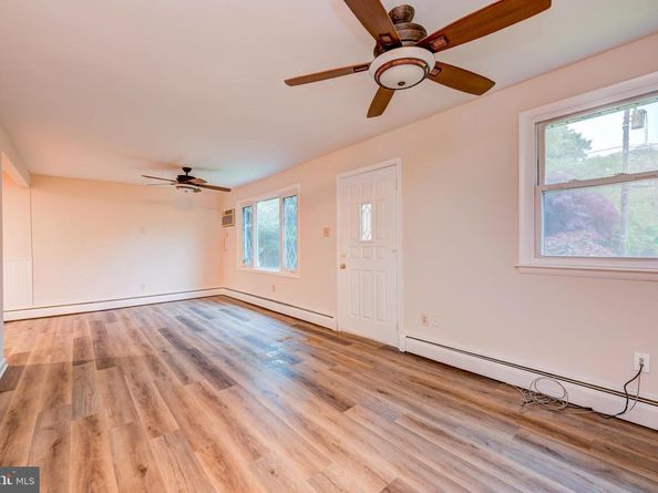 402 Larchwood Avenue, Feasterville Trevose PA 19053