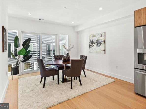 2814 S 9TH Street, Philadelphia PA 19148