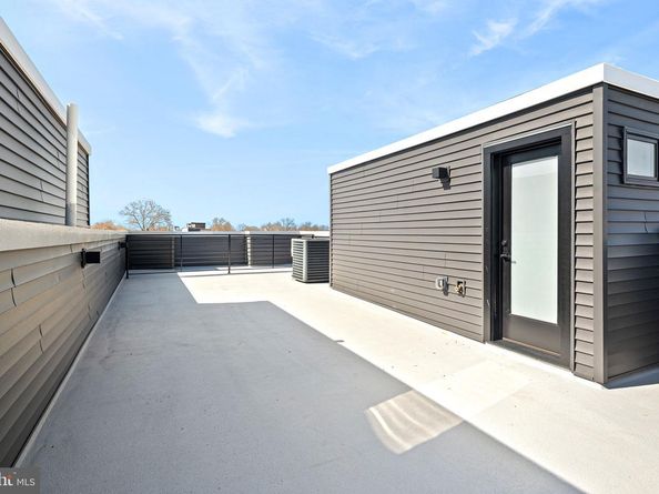 2814 S 9TH Street, Philadelphia PA 19148