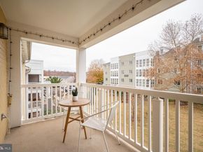 4113 S Four Mile Run Drive 404, Arlington VA 22204