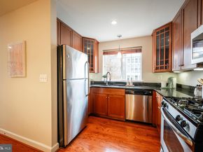 4113 S Four Mile Run Drive 404, Arlington VA 22204