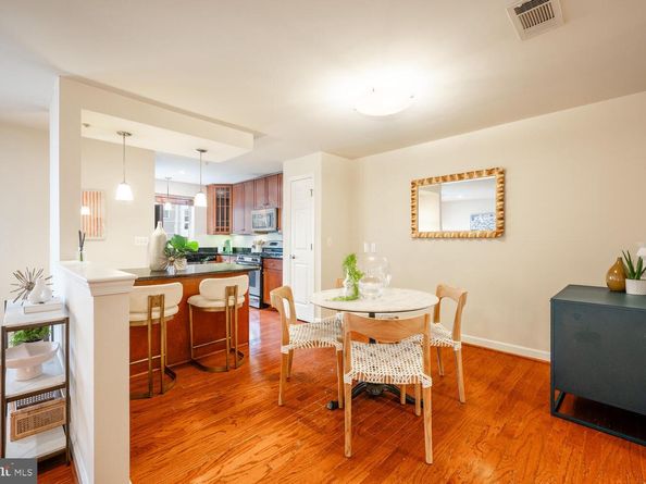 4113 S Four Mile Run Drive 404, Arlington VA 22204