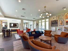 4113 S Four Mile Run Drive 404, Arlington VA 22204