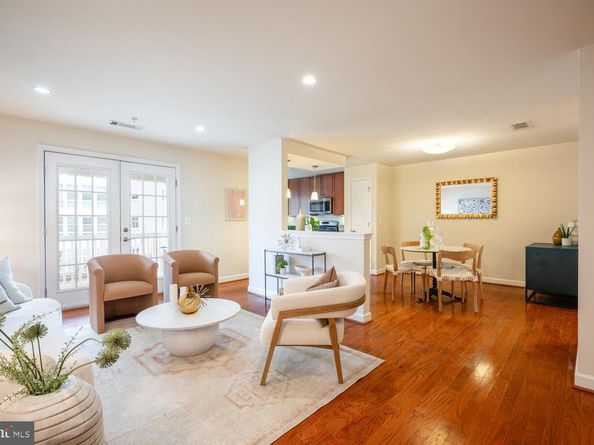 4113 S Four Mile Run Drive 404, Arlington VA 22204