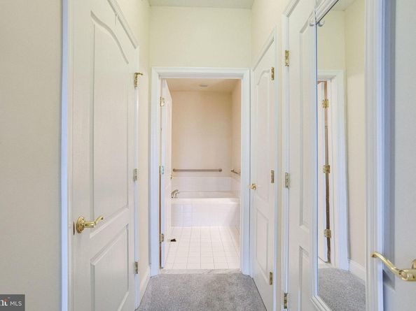 2903 Saintsbury Plz 405, Fairfax VA 22031