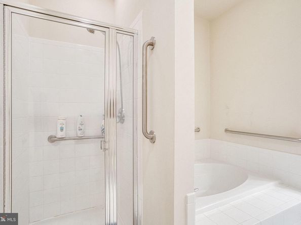 2903 Saintsbury Plz 405, Fairfax VA 22031