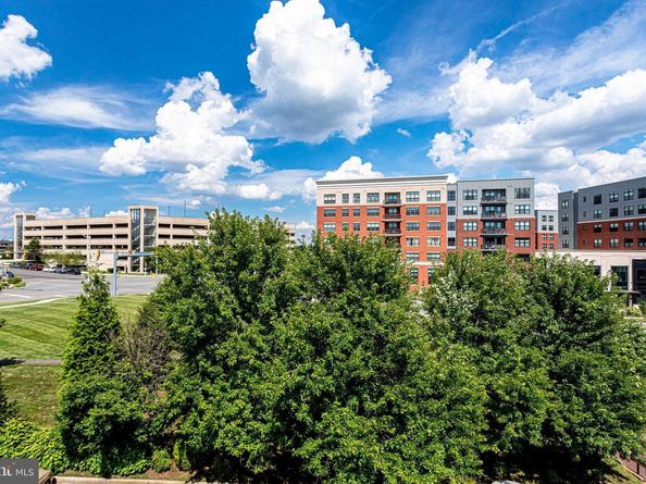 2903 Saintsbury Plz 405, Fairfax VA 22031