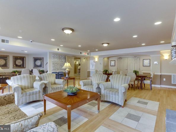 2903 Saintsbury Plz 405, Fairfax VA 22031