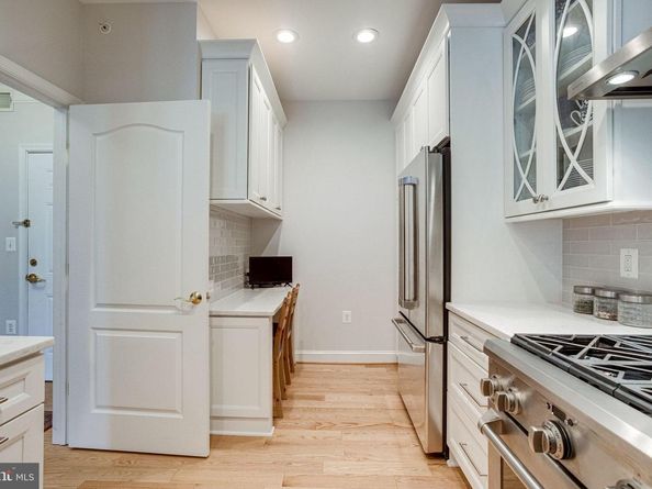 2903 Saintsbury Plz 405, Fairfax VA 22031