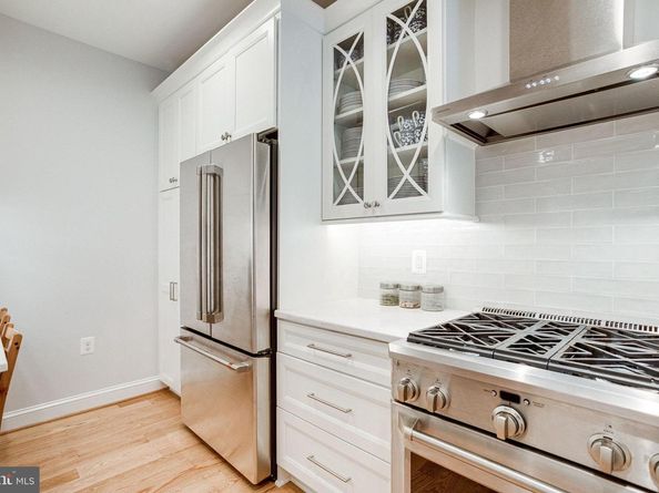 2903 Saintsbury Plz 405, Fairfax VA 22031