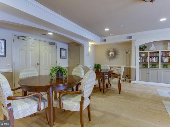 2903 Saintsbury Plz 405, Fairfax VA 22031