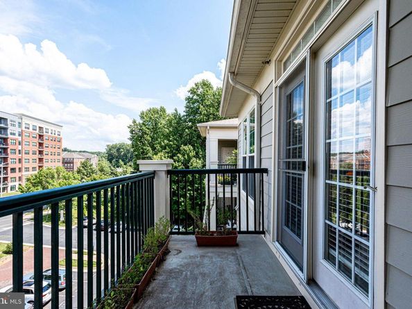 2903 Saintsbury Plz 405, Fairfax VA 22031