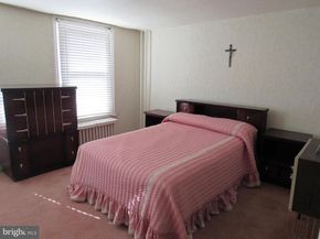 1033 Carpenter Street, Philadelphia PA 19147