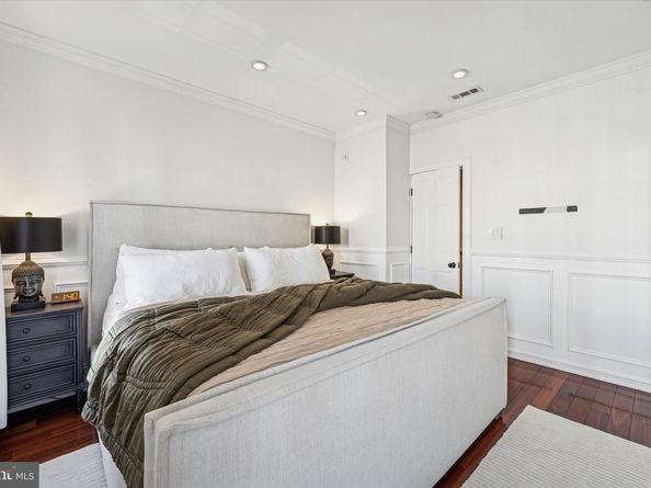 330 Fitzgerald Street, Philadelphia PA 19148