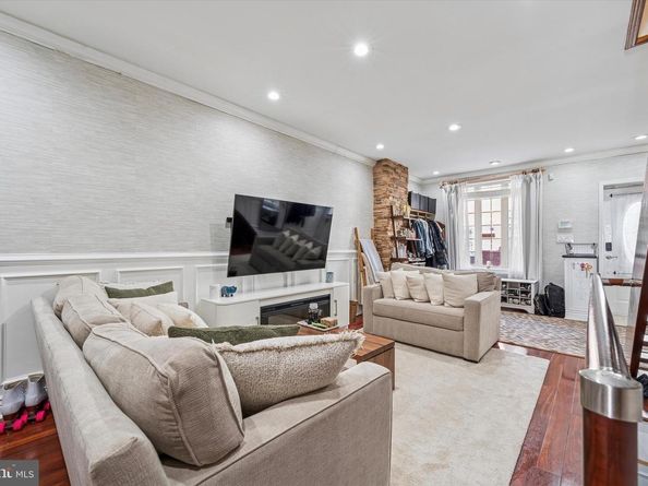 330 Fitzgerald Street, Philadelphia PA 19148