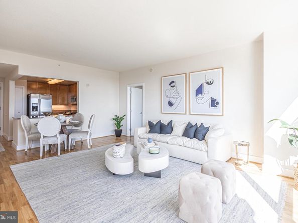 717 S Chris Columbus Boulevard 909, Philadelphia PA 19147