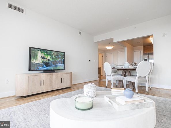 717 S Chris Columbus Boulevard 909, Philadelphia PA 19147