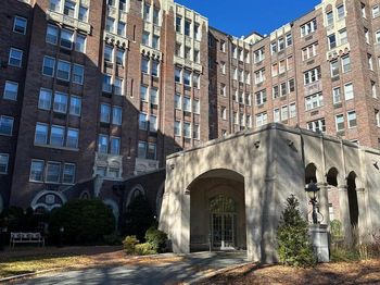 4000 Cathedral Ave NW