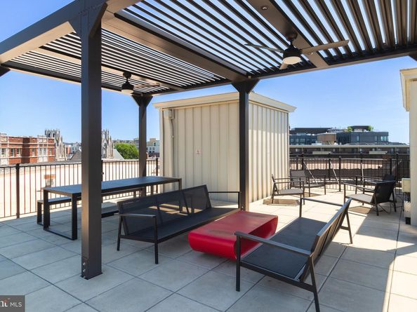 2039 New Hampshire Avenue NW 307, Washington DC 20009