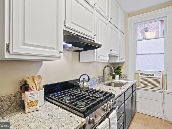 2039 New Hampshire Avenue NW 307, Washington DC 20009