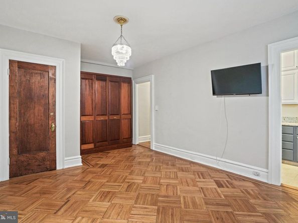 2039 New Hampshire Avenue NW 307, Washington DC 20009