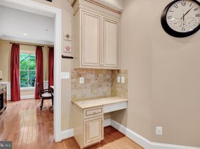714 Bracey Lane, Alexandria VA 22314