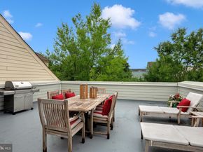 714 Bracey Lane, Alexandria VA 22314
