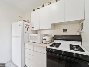 220 Locust Street 9HS, Philadelphia PA 19106