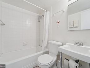 220 Locust Street 9HS, Philadelphia PA 19106