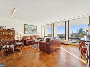 220 Locust Street 9HS, Philadelphia PA 19106