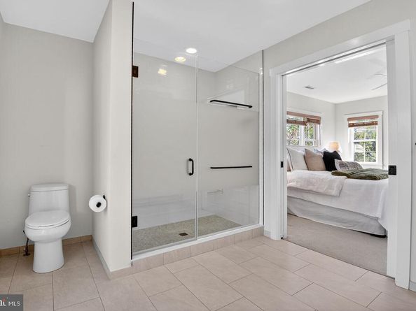 109 N Brookside Drive, Arlington VA 22201