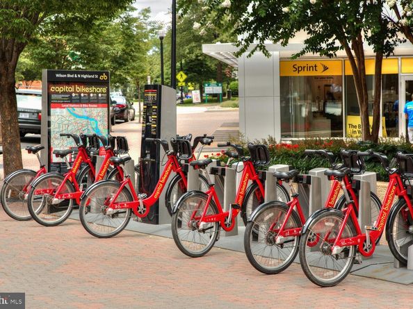 109 N Brookside Drive, Arlington VA 22201