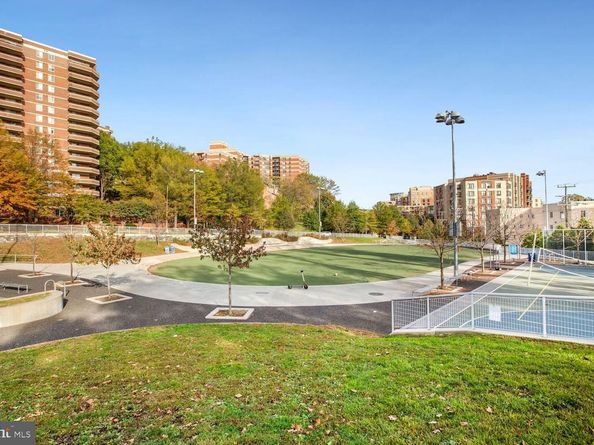 109 N Brookside Drive, Arlington VA 22201