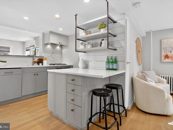 109 N Brookside Drive, Arlington VA 22201