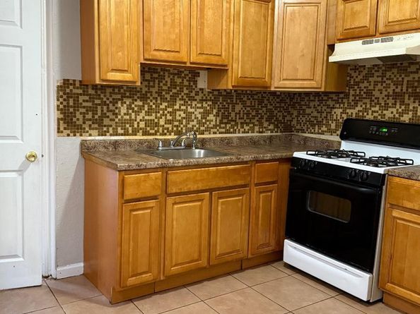 131 W Hansberry Street, Philadelphia PA 19144