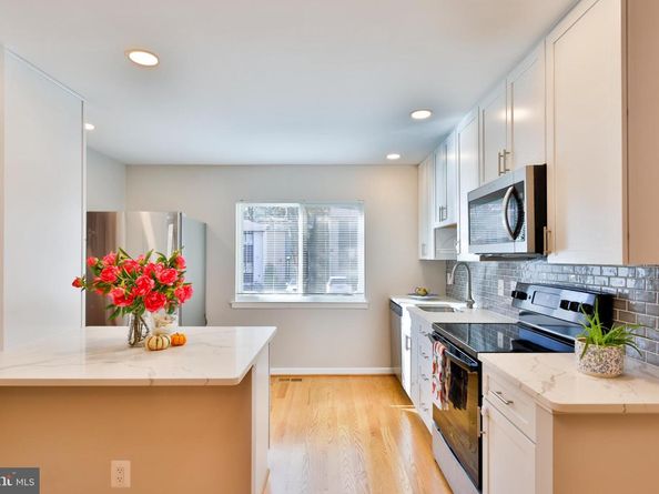 11817 Coopers Court, Reston VA 20191