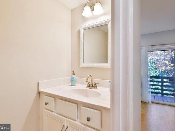 11817 Coopers Court, Reston VA 20191