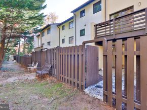 11817 Coopers Court, Reston VA 20191