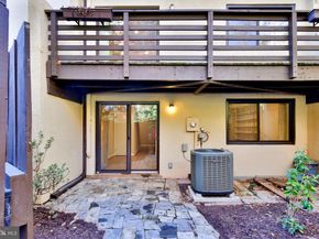 11817 Coopers Court, Reston VA 20191