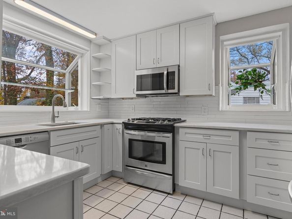 1603 Hillcrest Road, Glenside PA 19038